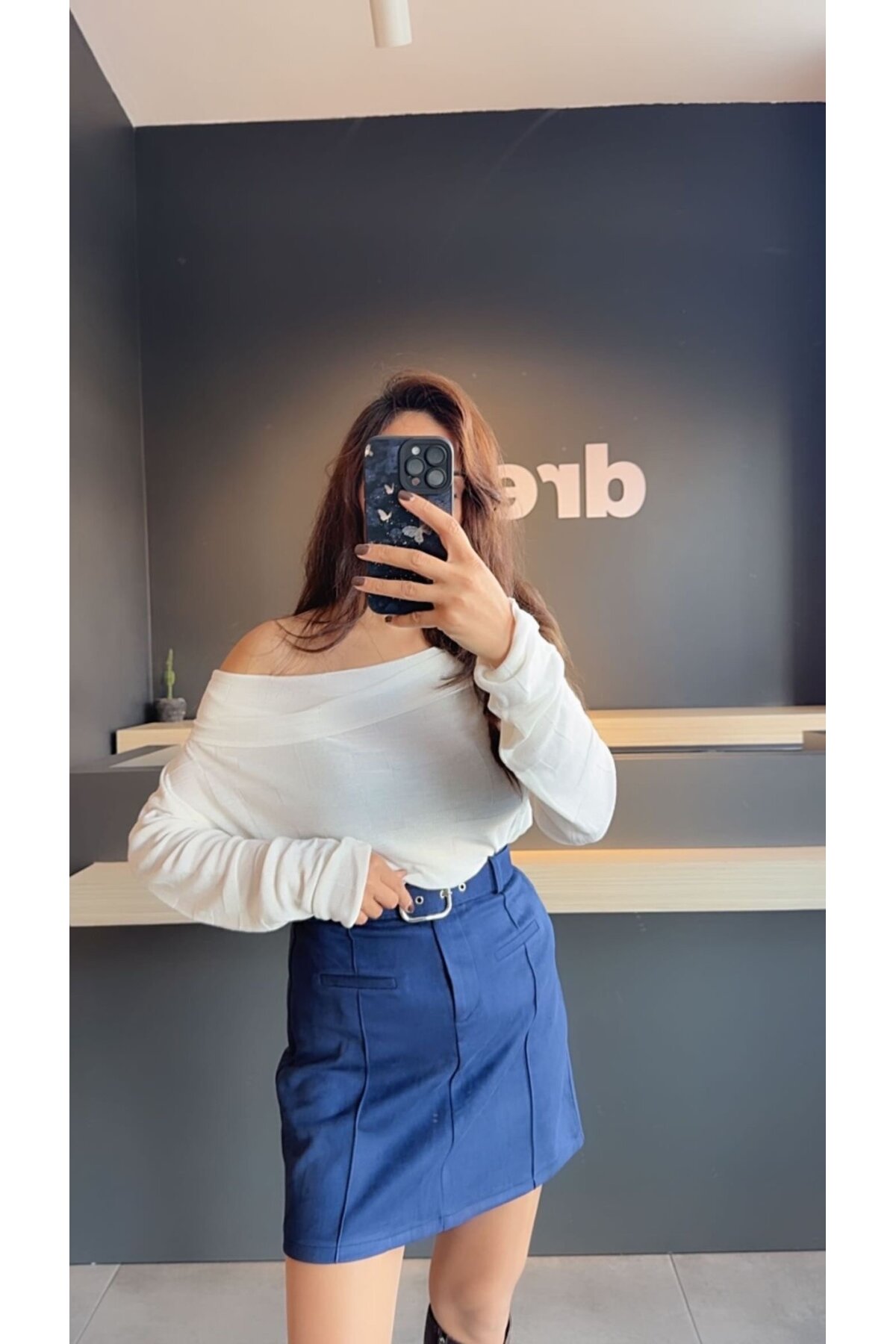 Kadın Likralı Süet Kemerli Mini Etek