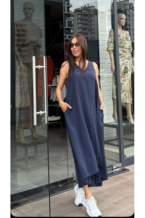 Kadın Kolsuz Ve Yaka Tensel Kumaş Midi Elbise